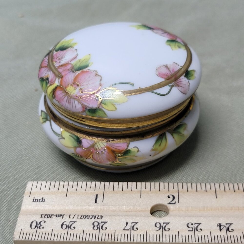 Vintage NIPPON powder box